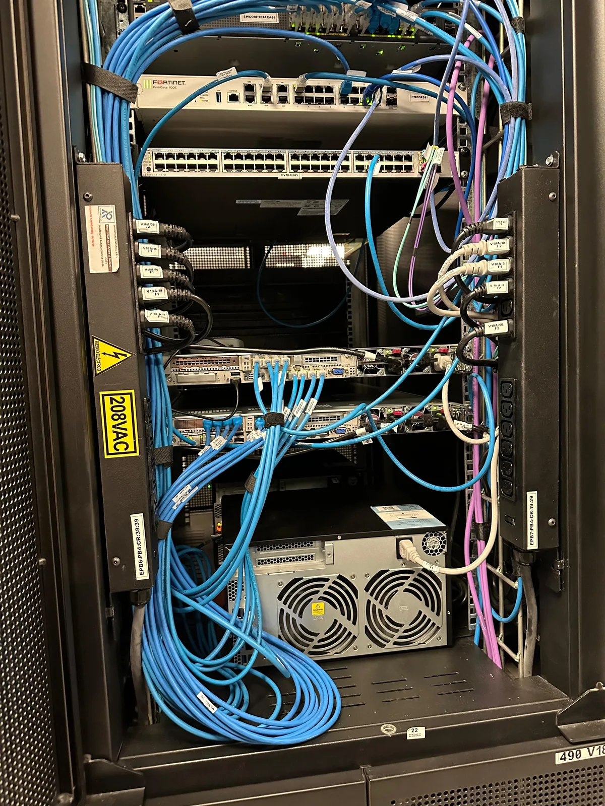 Infraestructura de comunicaciones y cableado del proyecto Unifianza realizado en 2019.